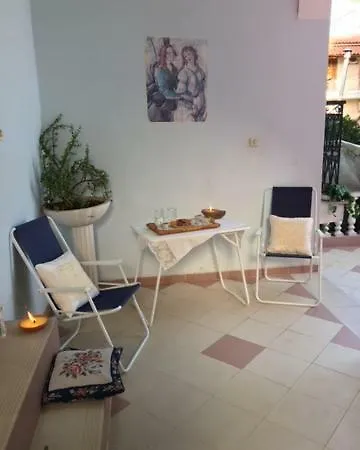 Vasiliki's Under The Castle Apartment